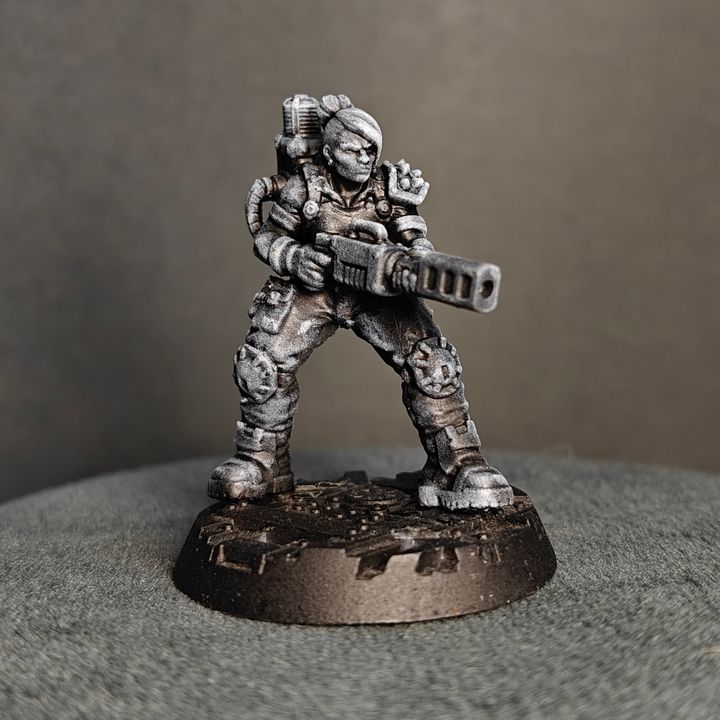 Ballad of the Street Cats Tech Girls heavy weapon specialist resin miniature, front view, 28-32mm scale