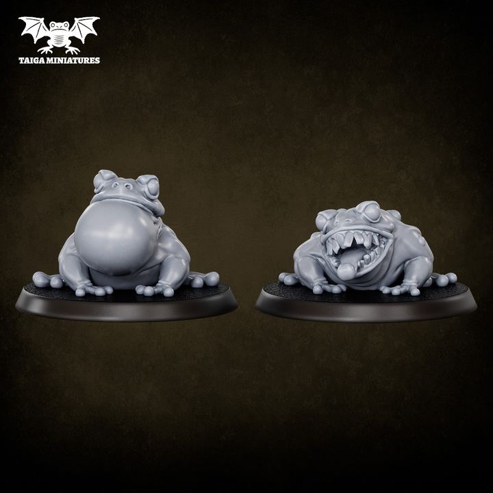 WarpLand miniature Mirkors squad of four resin toad-like bog monsters shown in grey resin and painted green, on oval scenic bases, 13 mm tall